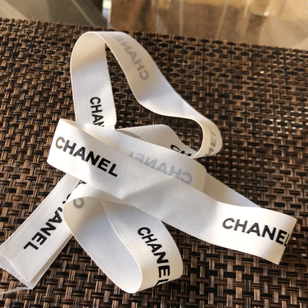 Chanel White Ribbon gift wrap 42 inches